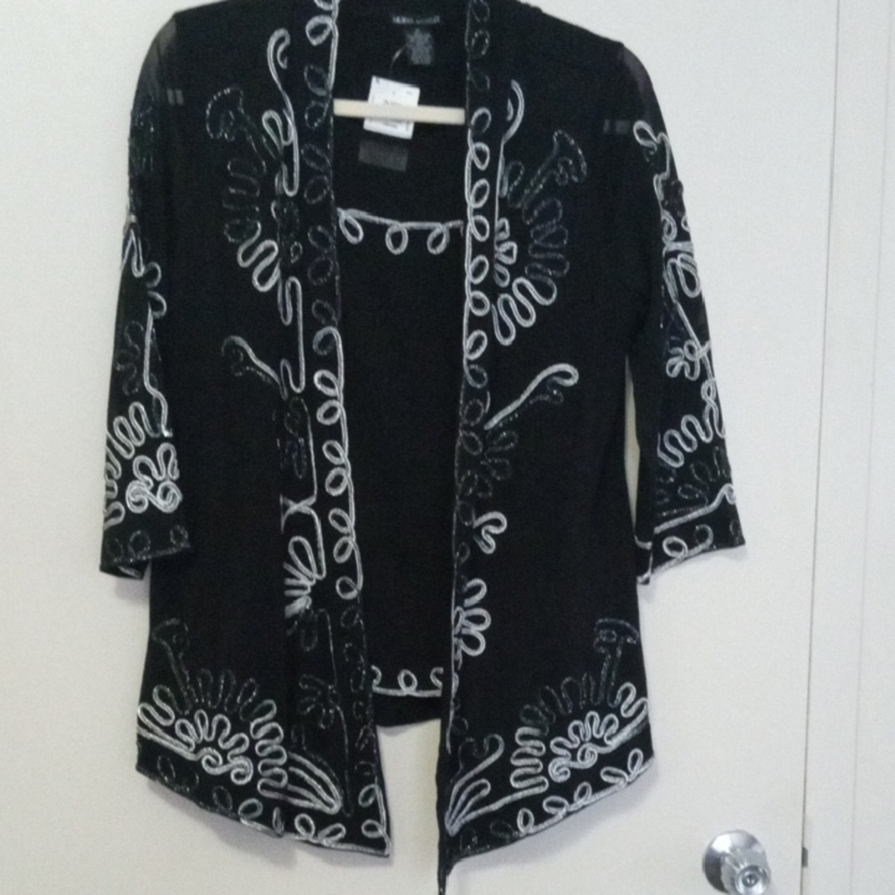 Lauren Michelle Black and White Knit  Blouse